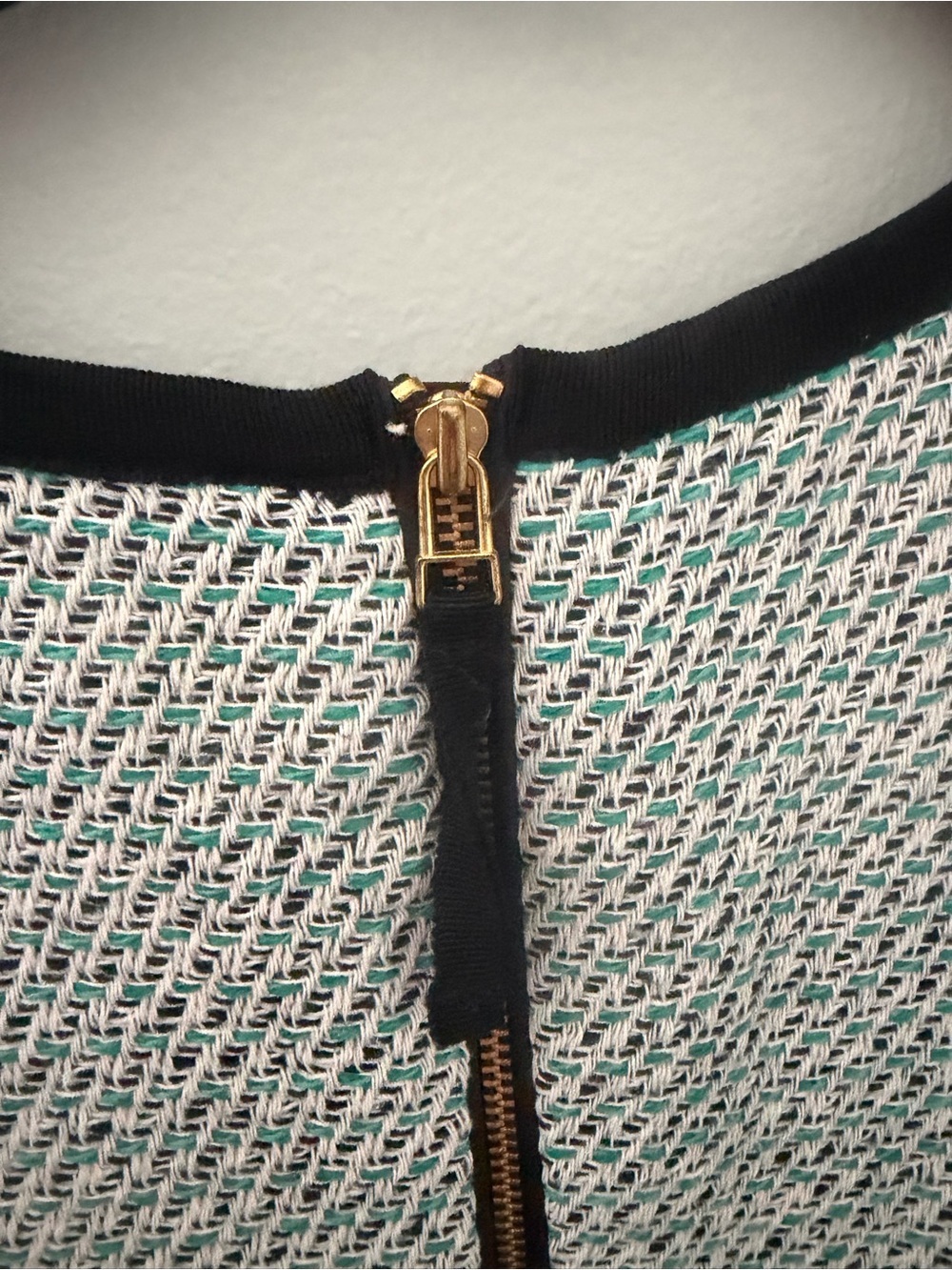 Banana Republic Short-Sleeve Sheath textured Dress Teal accents Black Trim 12 - Picture 10 of 11